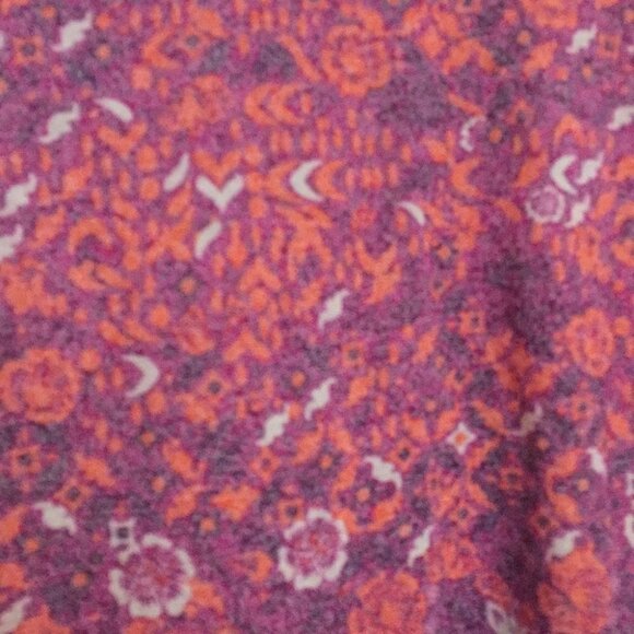 S LuLaRoe Randy Tee - Picture 2 of 4